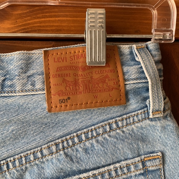 Levi’s 501 high rise denim shorts - Picture 3 of 4